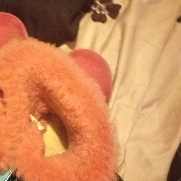 Sneakers and a pair of ugz - Picture 5 of 6